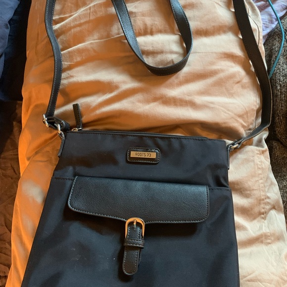 Roots Purse - Picture 3 of 6